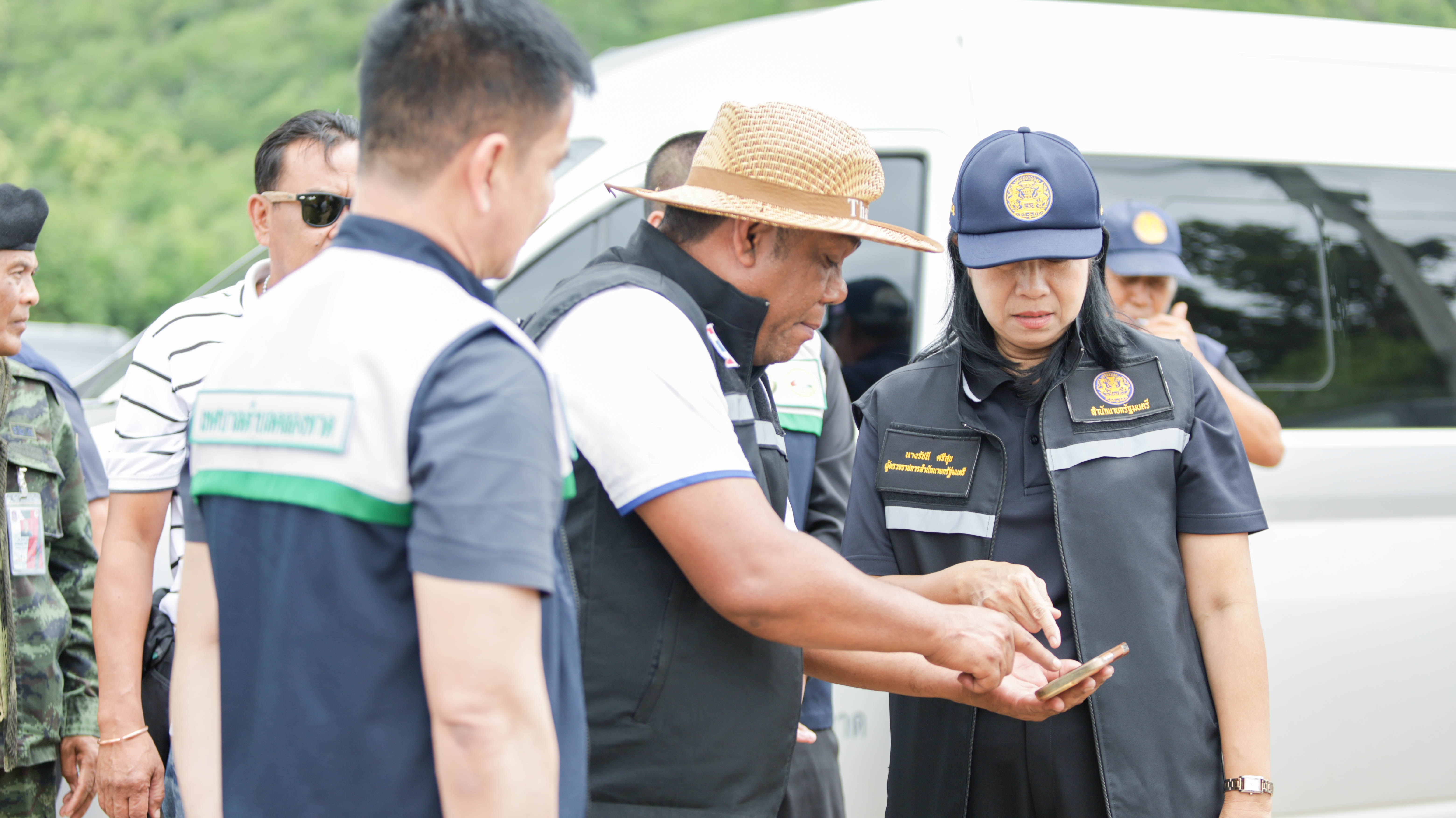 ผู้ตรวจราชการสำนักนายกรัฐมนตรี เขต 9 ลงพื้นที่สระแก้ว ประชุม ก.ธ.จ. พร้อมตรวจติดตามเรื่องร้องเรียนและโครงการเสาไฟโซลาร์เซลล์